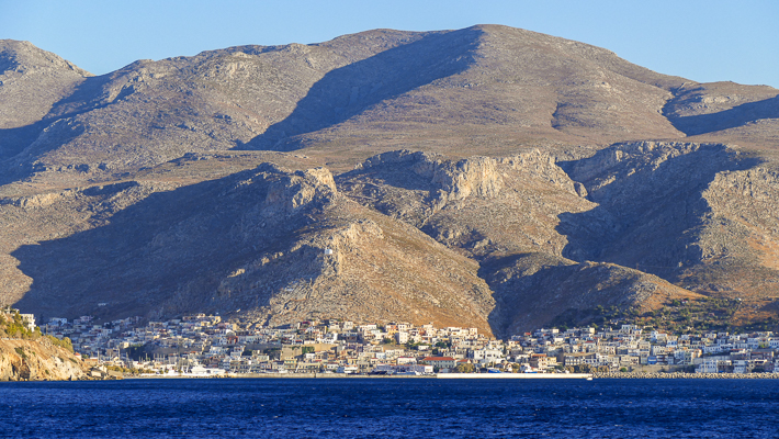 widok na Pothia od strony morza na wyspie Kalimnos