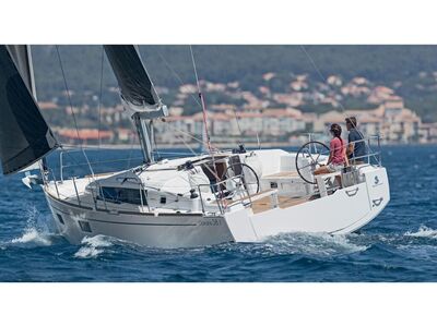 Oceanis 38.1 Sail Lyra - zdjęcie