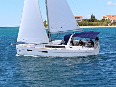 Oceanis 38.1 Aura - zdjęcie